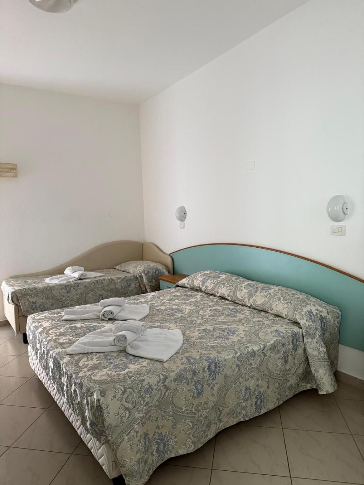 Hotel Spiaggia Villa Paola Bellaria-Igea Marina Bagian luar foto