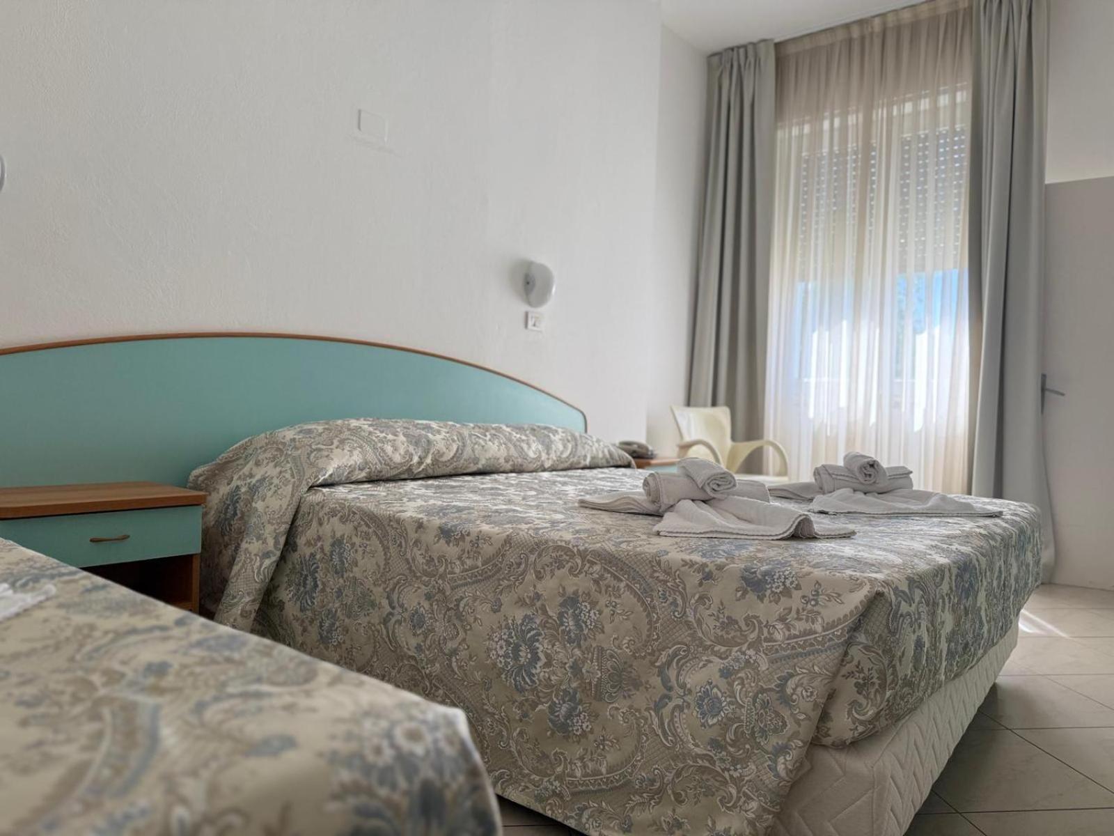 Hotel Spiaggia Villa Paola Bellaria-Igea Marina Bagian luar foto