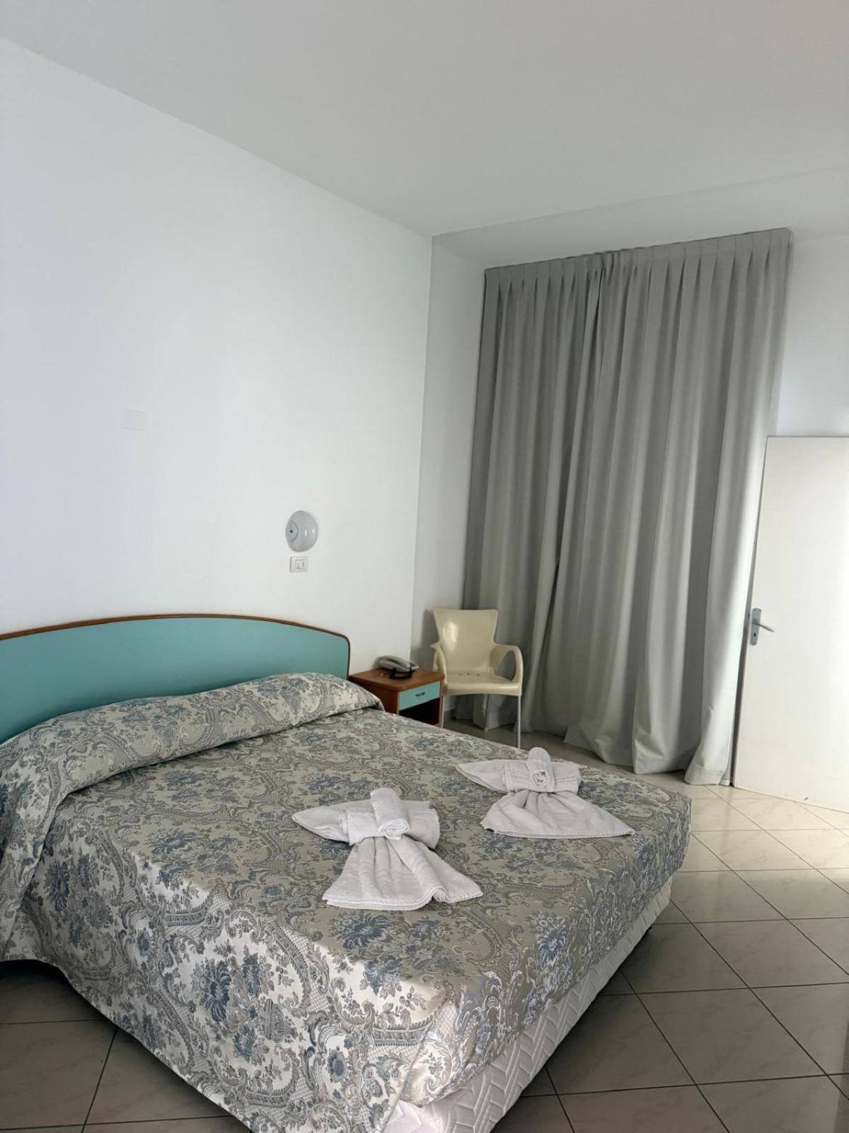 Hotel Spiaggia Villa Paola Bellaria-Igea Marina Bagian luar foto