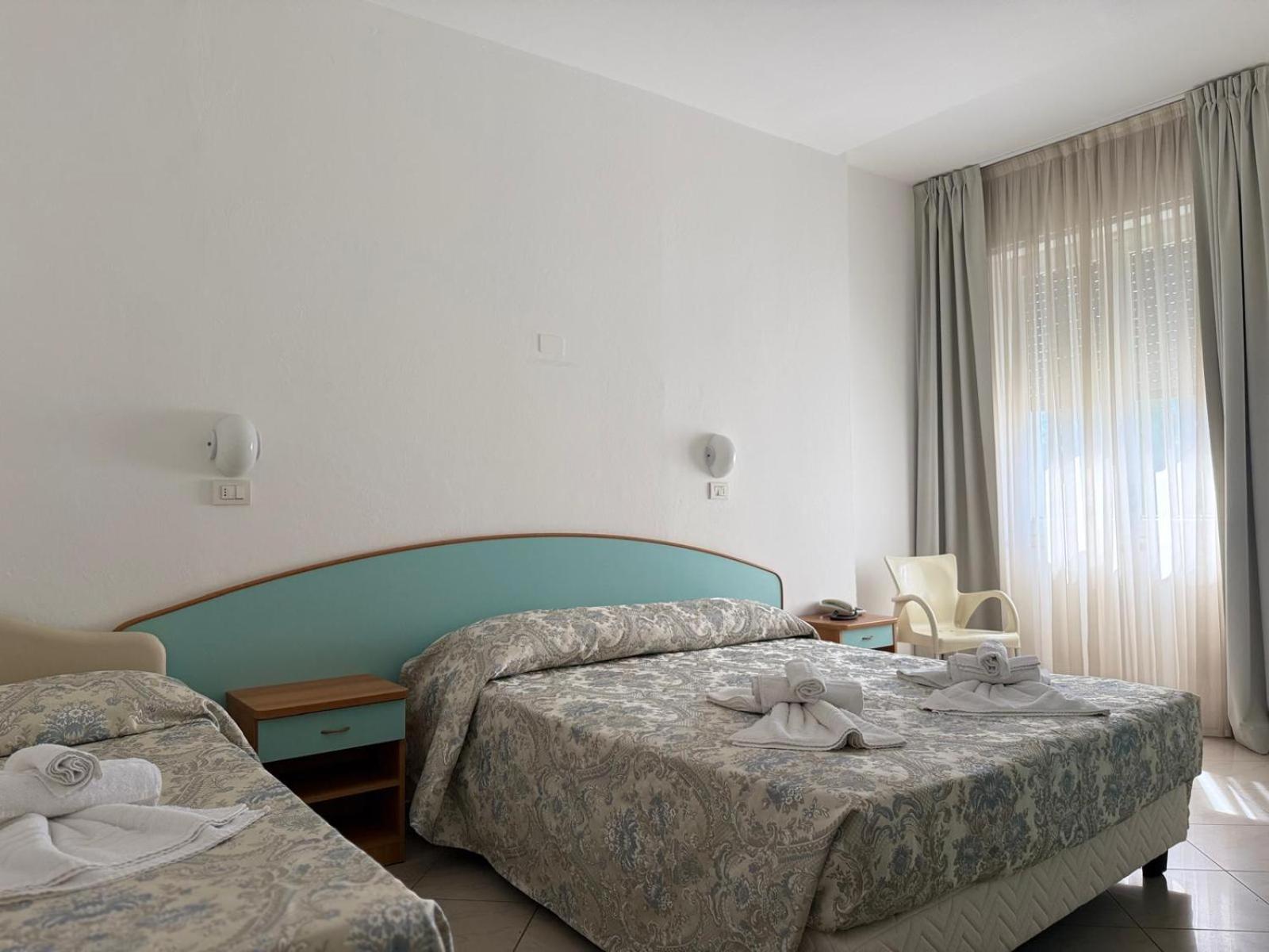 Hotel Spiaggia Villa Paola Bellaria-Igea Marina Bagian luar foto